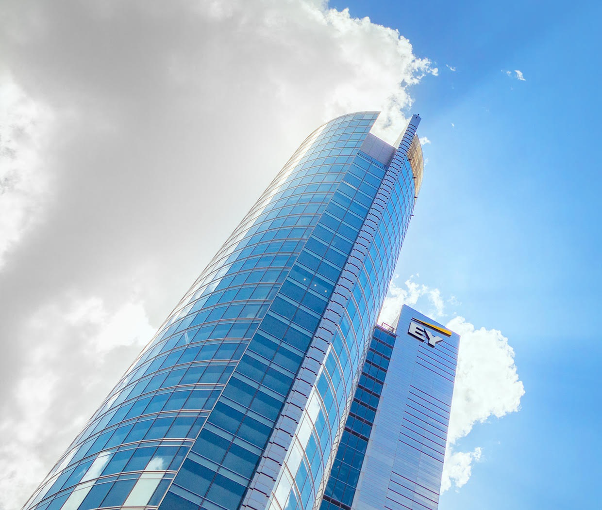 Intranet System for the Rondo1 skyscraper complex Intranet System for the Rondo1 skyscraper complex - Hochtief Project Development - Project showcase